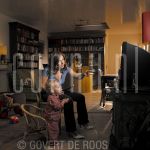 01-09-2004 Margreet Spijker at home in Hilversum , by order of Pulse Magazine.

[keywords]Living room, Baby, TV Presentator[/keywords]